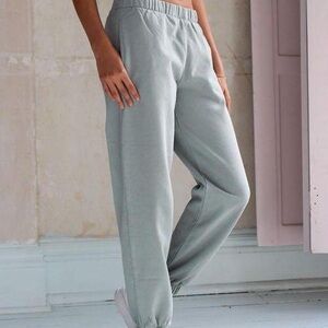 BRANDY MELVILLE SWEATPANTS SAGE GREEN